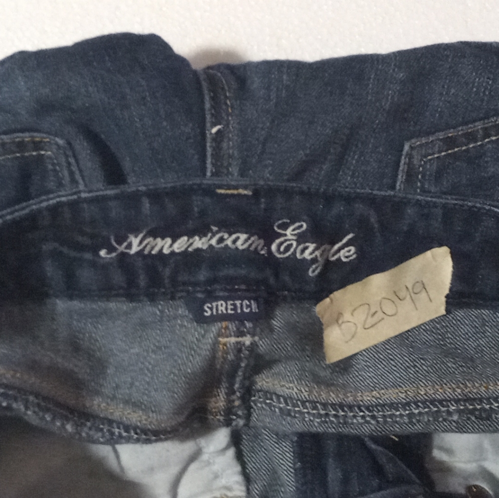 American Eagle Denim Woman shorts Stretch Size 2 - Picture 8 of 8